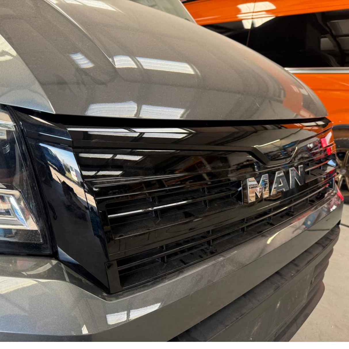 Für MAN TGE Kühlergrillblende ohne Emblem – Schwarz glänzend | Premium-Frontgrill-Upgrade für TGE Van