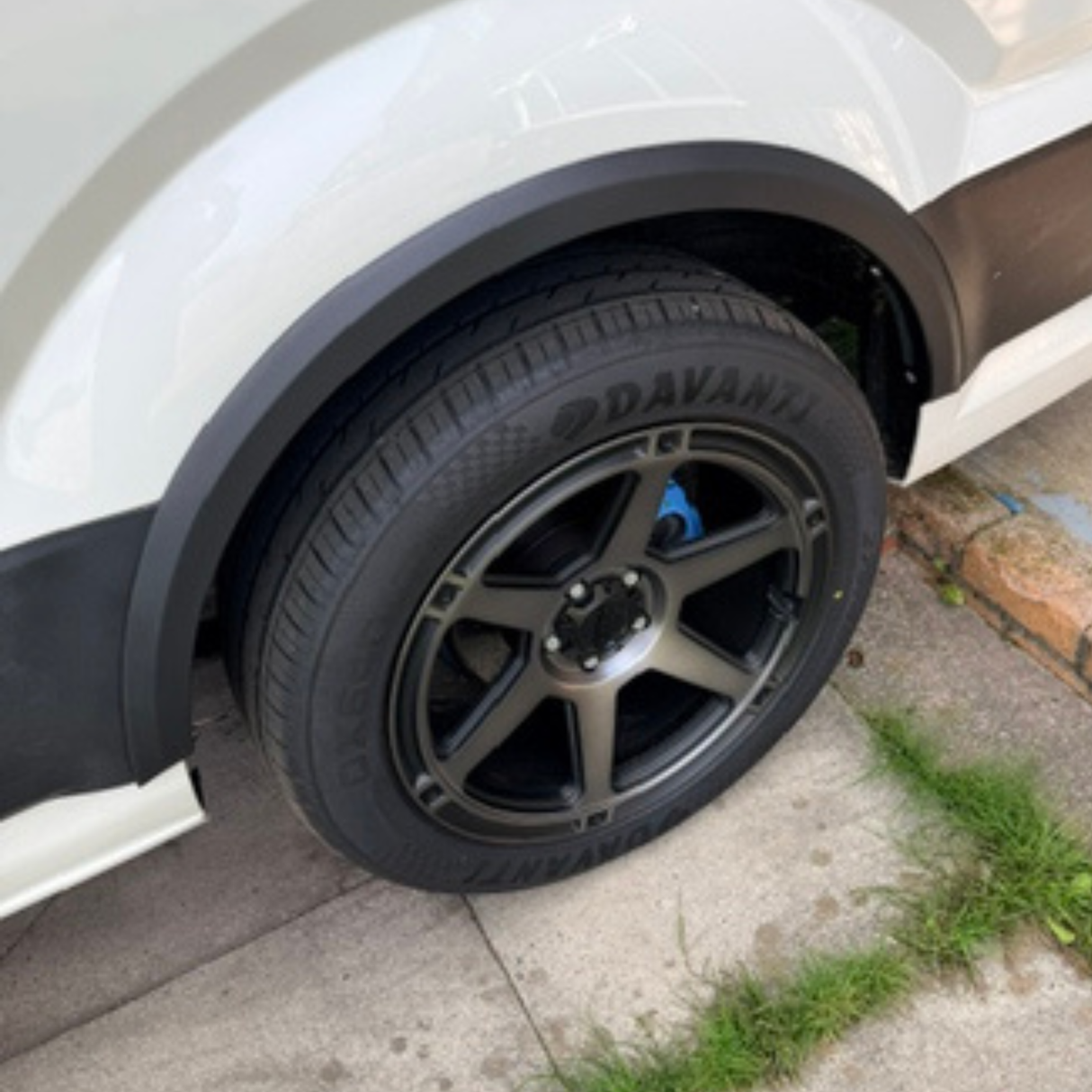 Für VW New Crafter / MAN TGE Radkastenausstattungen – strukturiertes schwarzes 4-teiliges Designkit | Van-X