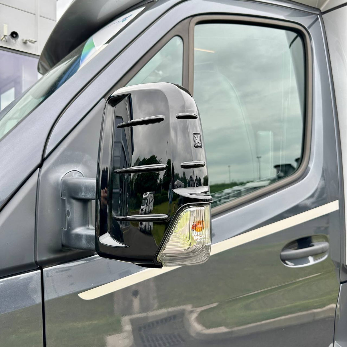 Für Mercedes Sprinter 906 glänzend schwarz Außenspiegelkappenabdeckungen – langlebiger, stilvoller Schutz