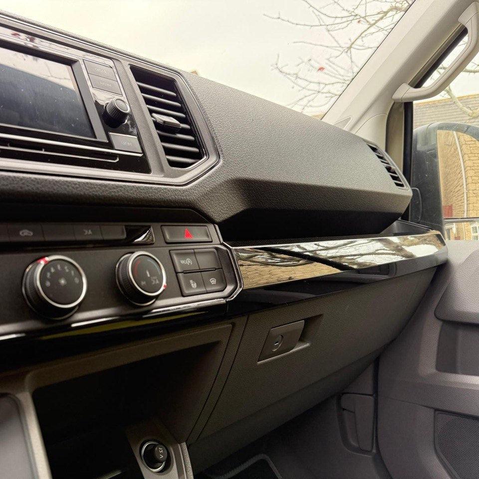 Für New Shape VW Crafter LHD untere Armaturenbrett-Designausstattungen – Glanzschwarz (Set von 6) | Van-X