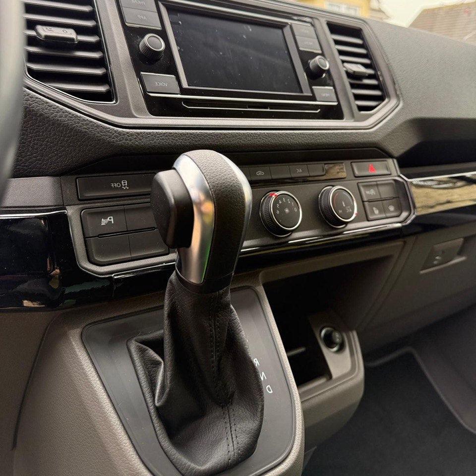 Für New Shape VW Crafter LHD untere Armaturenbrett-Designausstattungen – Glanzschwarz (Set von 6) | Van-X