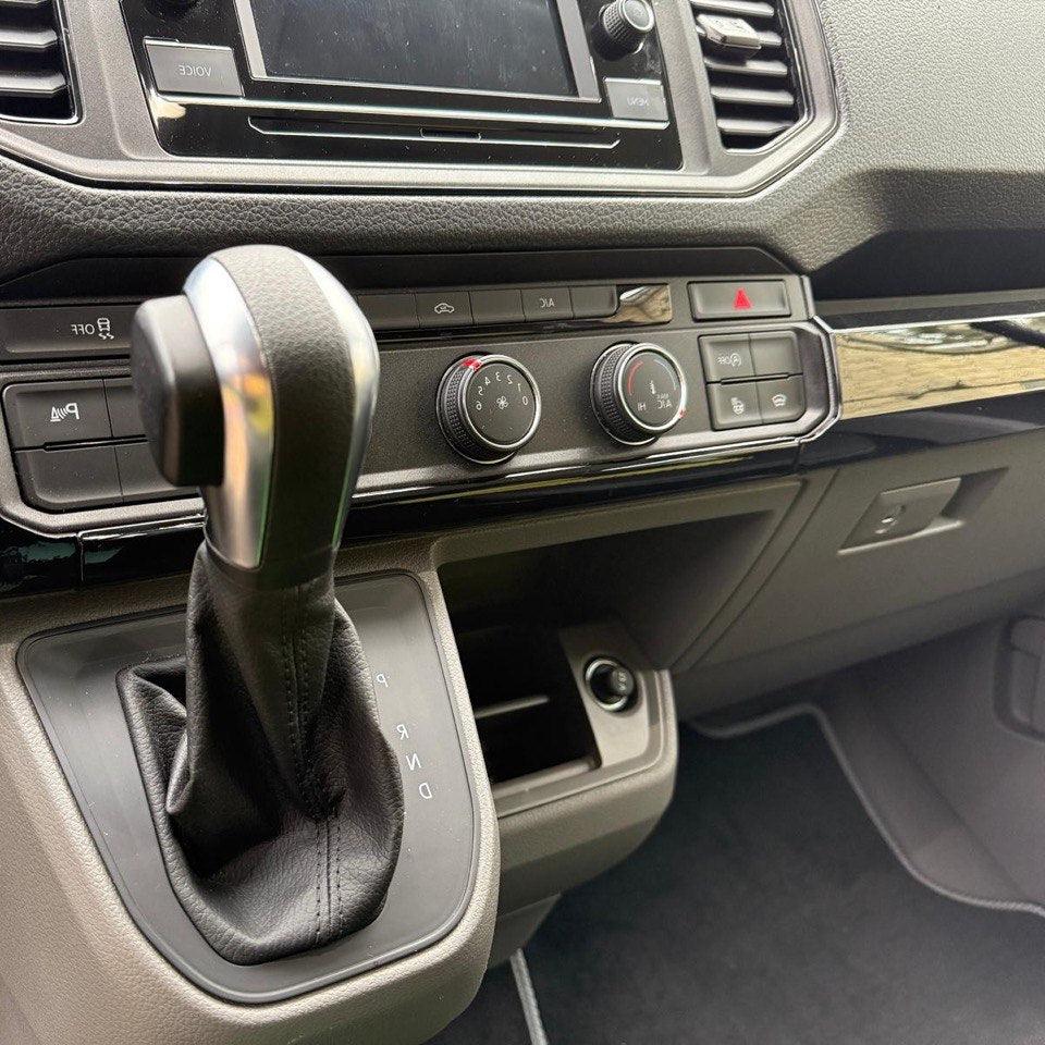 Für New Shape VW Crafter LHD untere Armaturenbrett-Designausstattungen – Glanzschwarz (Set von 6) | Van-X