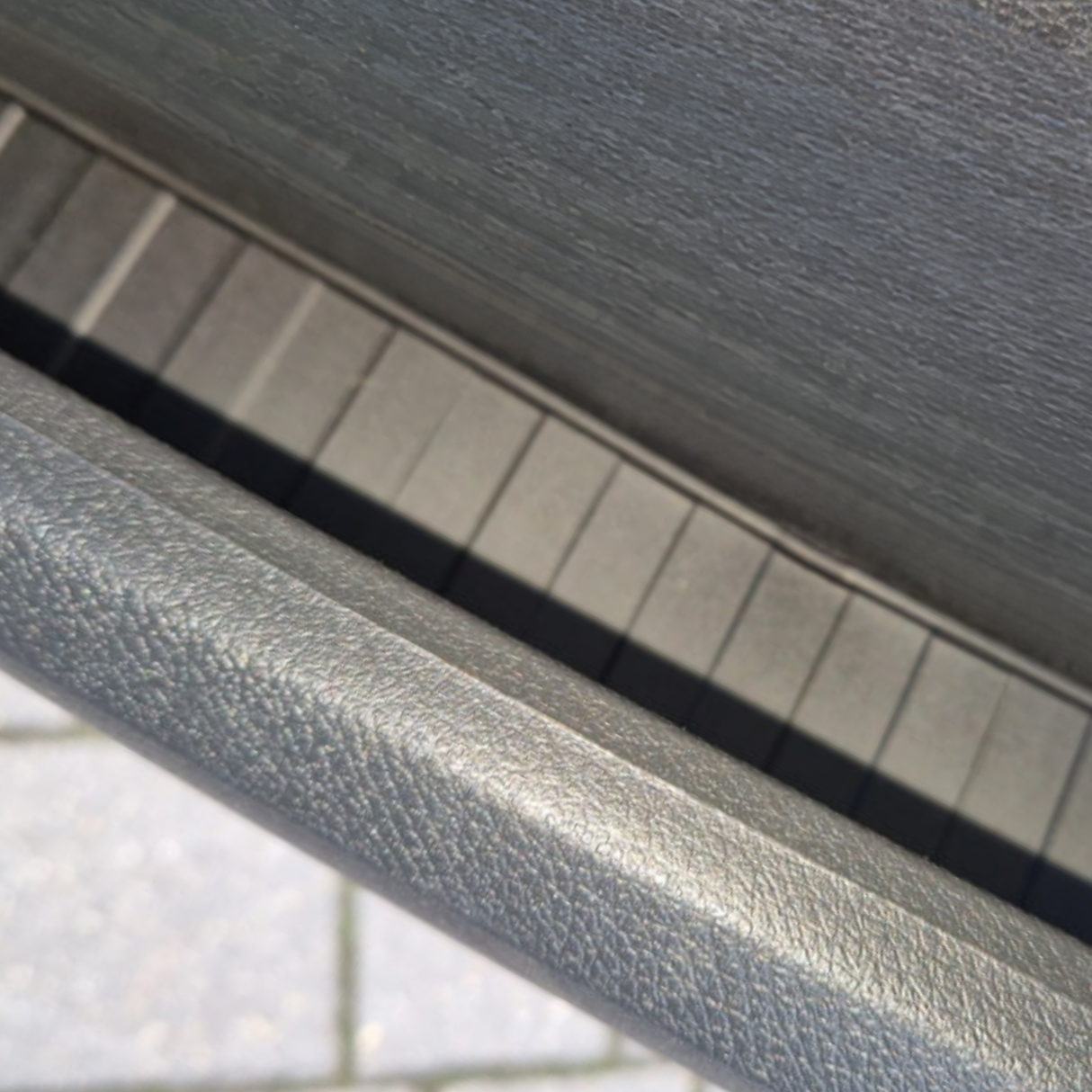 Mercedes neuer Sprinter 907 Gummitorfach-Einsätze schwarz - Van-X