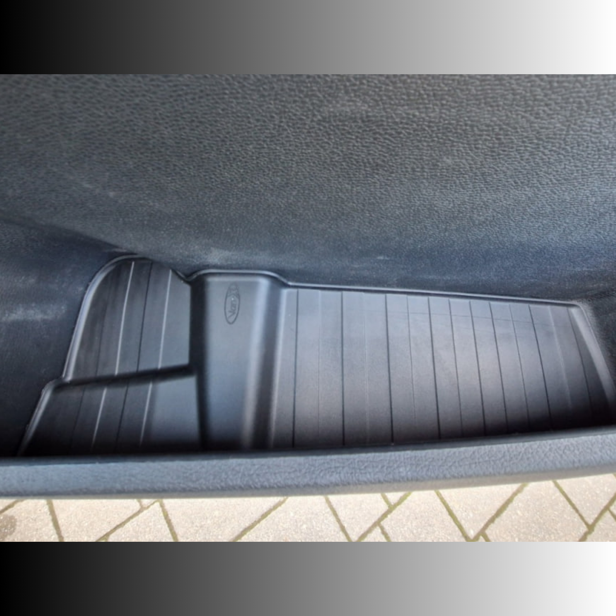 Mercedes neuer Sprinter 907 Gummitorfach-Einsätze schwarz - Van-X