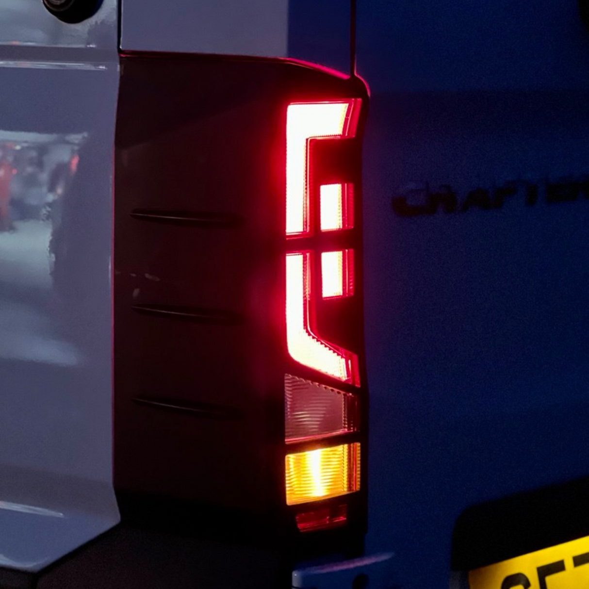 Für Volkswagen Crafter Rücklichtschutz - Schwarz glänzend (ab 2018)