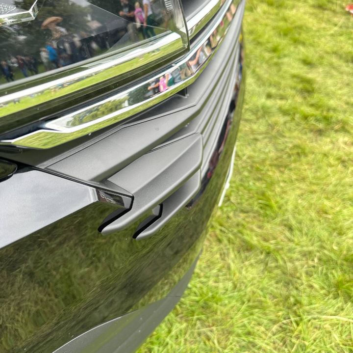 Für VW T6.1 Kühlergrill Seitenklappen - Strukturiertes Finish (4er Set) | Van-X Styling-Update für Volkswagen T6.1