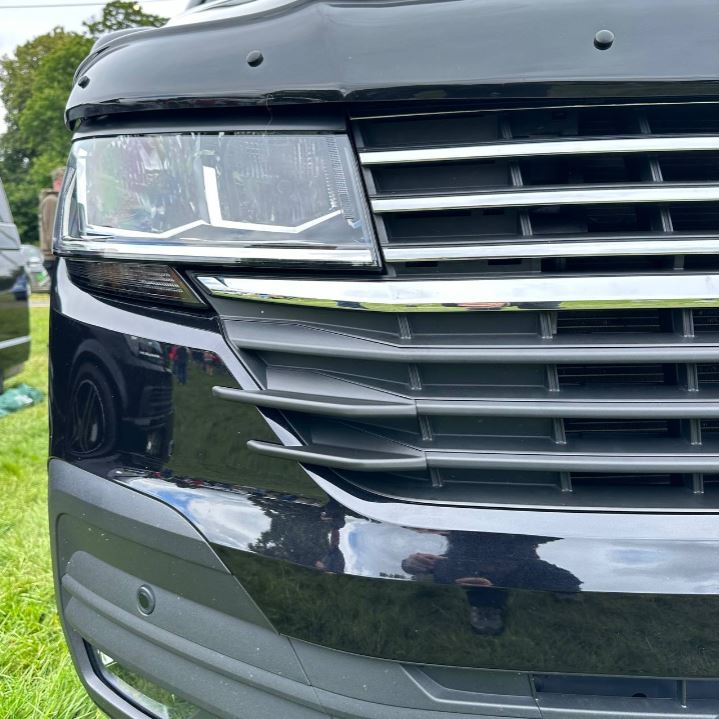 Für VW T6.1 Kühlergrill Seitenklappen - Strukturiertes Finish (4er Set) | Van-X Styling-Update für Volkswagen T6.1