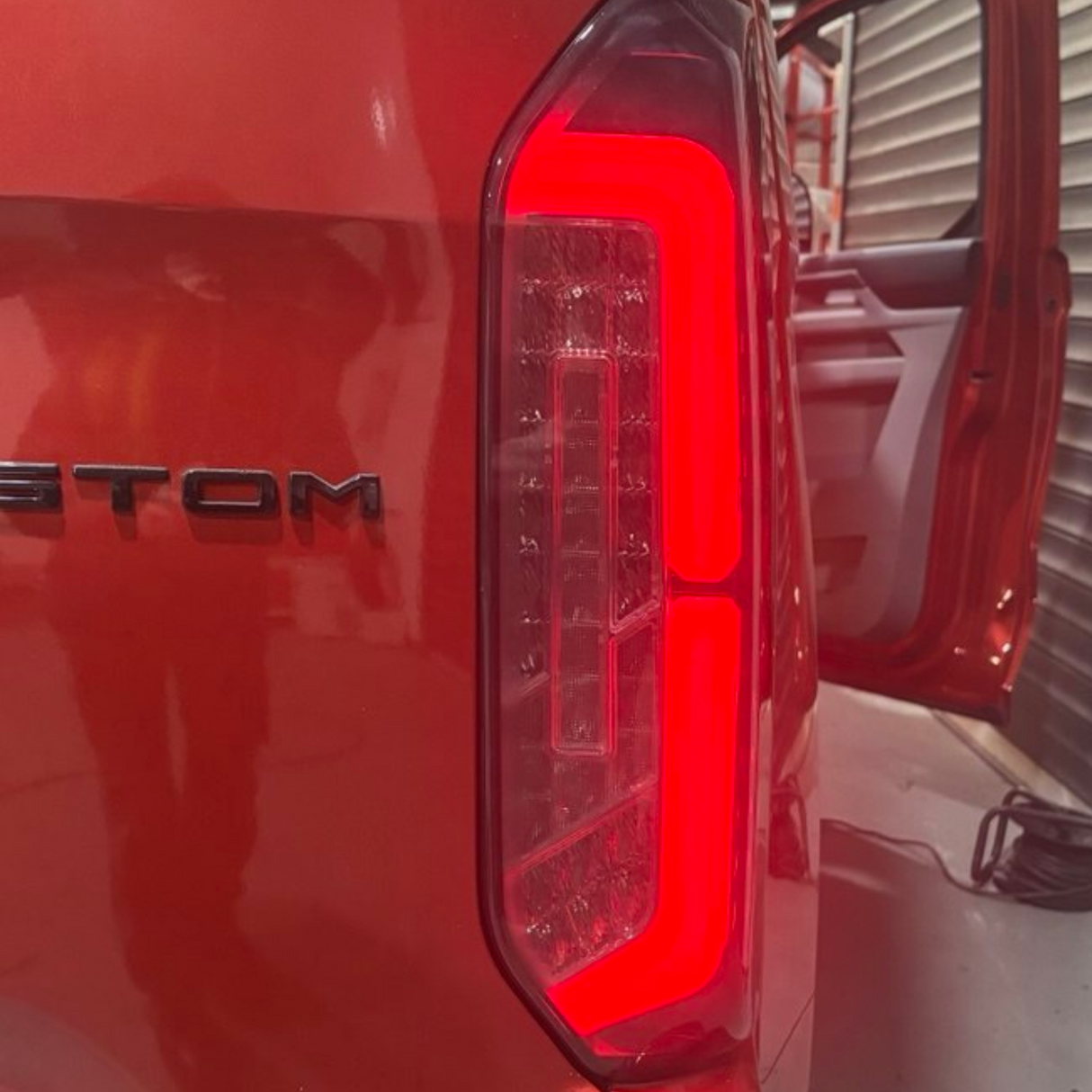 Für neue Transit Custom 2024 LED-Rückleuchten – getönte Gläser