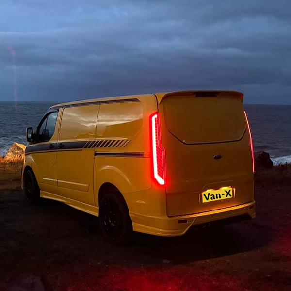 Für Transit Custom MK2 LED Rückleuchten Rückleuchten – sequentielle Blinker mit gerauchten Objektiven