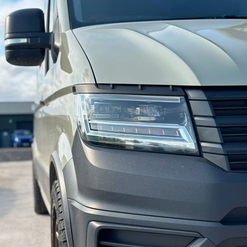 Für den neuen VW Crafter Scheinwerfer Augenbrauenverkleidung – Mattschwarz - Van Styling Accessory by Van-X