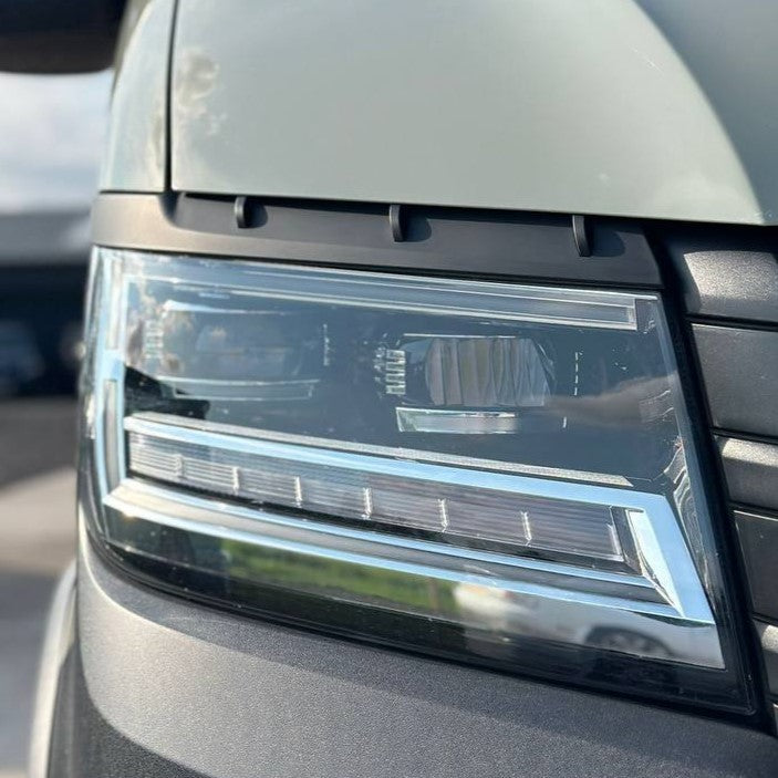Für den neuen VW Crafter Scheinwerfer Augenbrauenverkleidung – Mattschwarz - Van Styling Accessory by Van-X