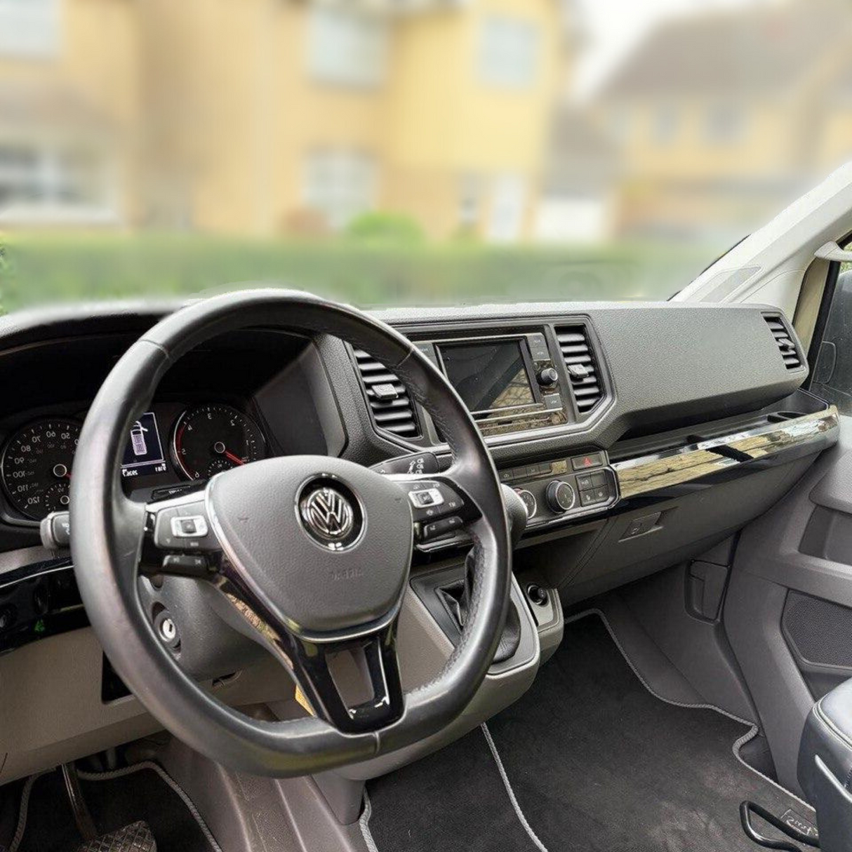 Für New Shape VW Crafter LHD untere Armaturenbrett-Designausstattungen – Glanzschwarz (Set von 6) | Van-X