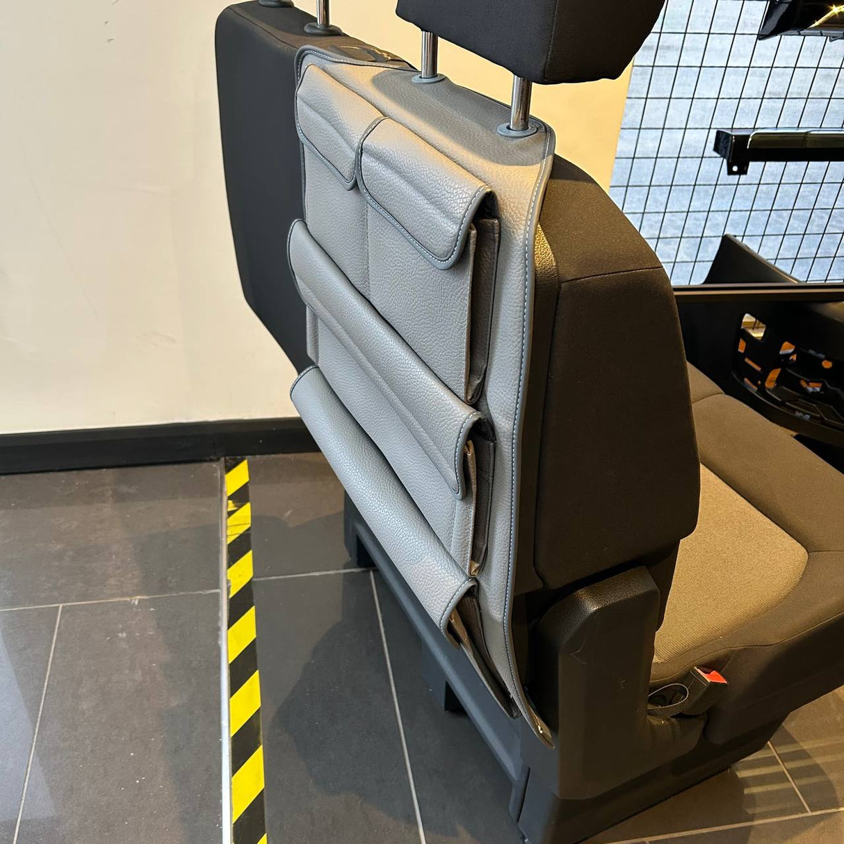 Für den neuen VW Crafter Soziussitz Rückenlehne Organizer Doppel Rechts | Dunkelgraue Aufbewahrungstasche aus Kunstleder – Van-X