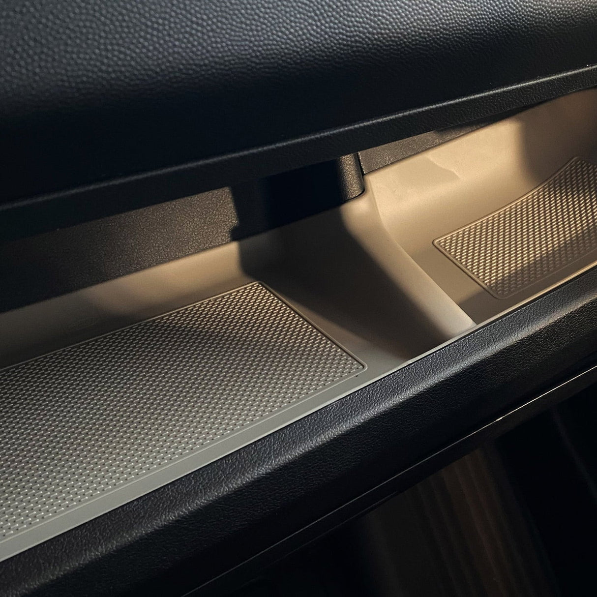 Für Opel Movano Gummimatte antirutsch Ablagefach Armaturenbrett, Hellgrau LHD original Van-X, Neu