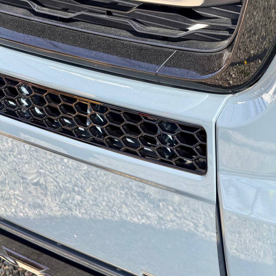 Peugeot Boxer Stoßfänger Wabengitter ohne Parksensoren – Glänzend Schwarz