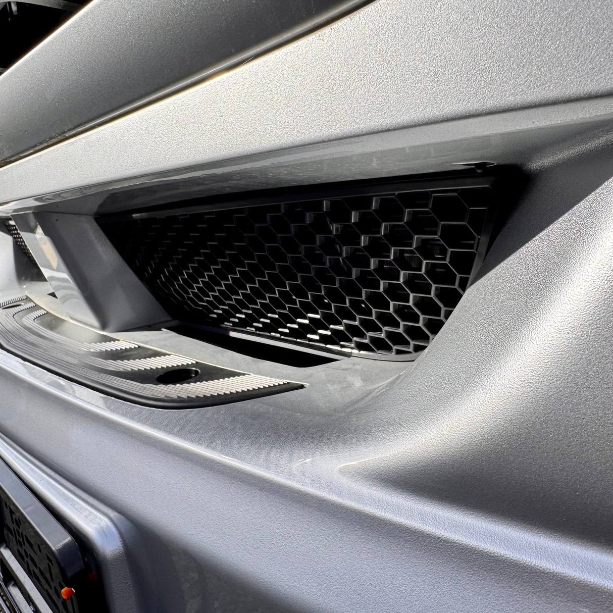 Für Mercedes Sprinter 907 Frontstoßstange Wabengitter – 2er Set - Van-X