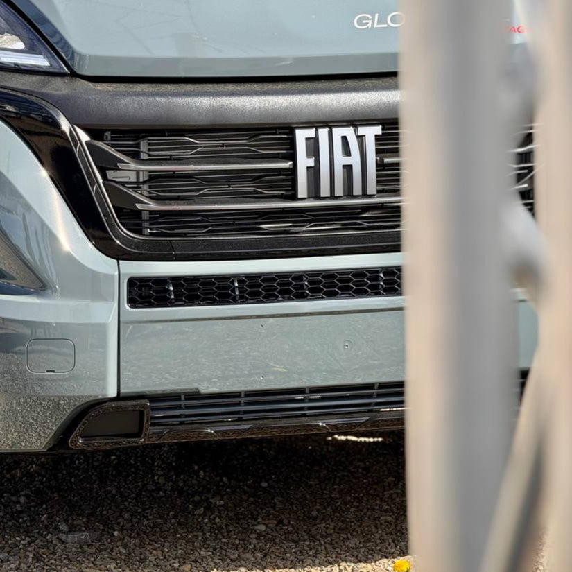 Citroën Relay Stoßfänger Wabengitter ohne Parksensoren – Glänzend Schwarz