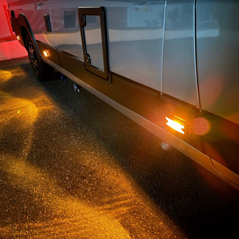 Peugeot Boxer Signalmarkenschutz – Glanzschwarz