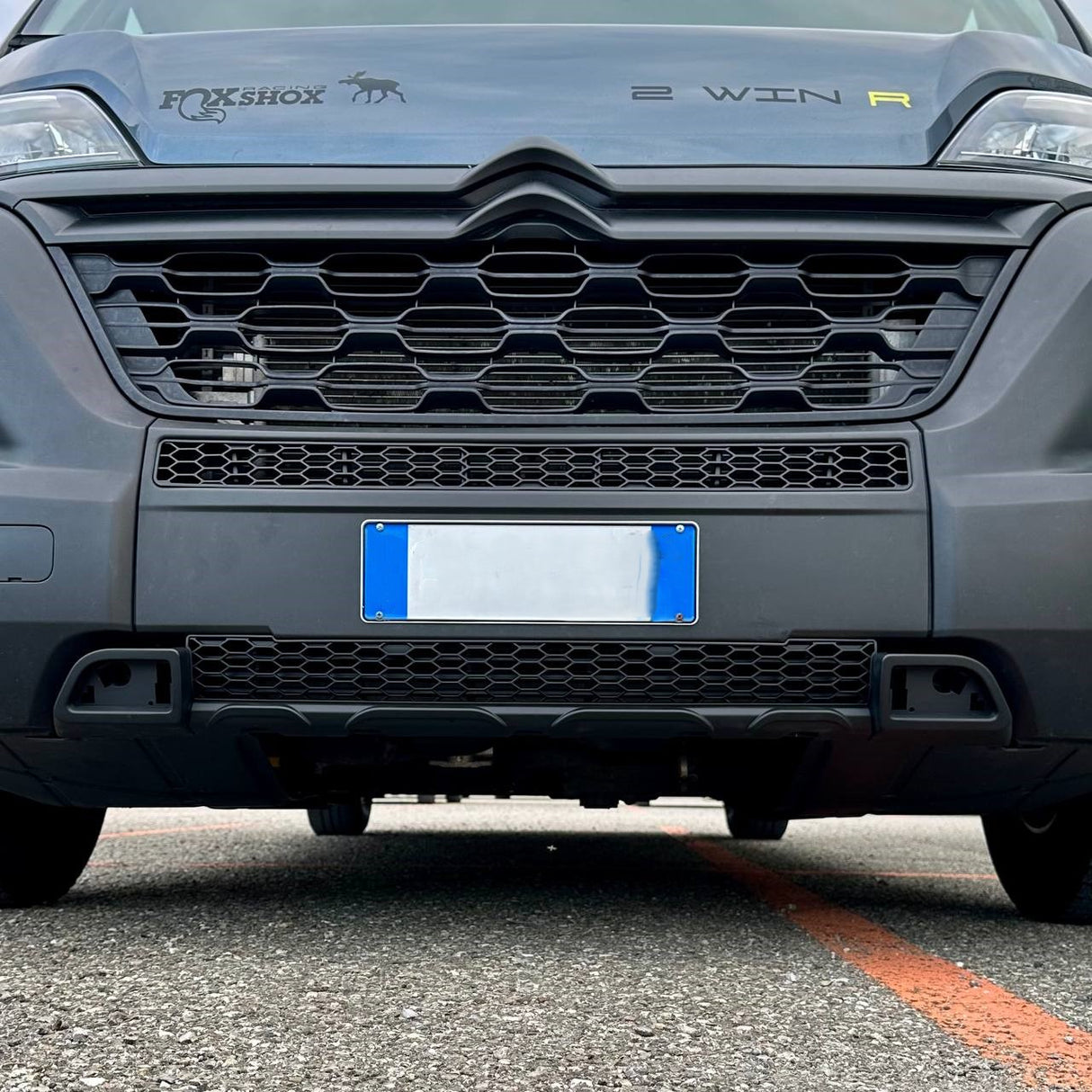 Für Fiat Ducato / RAM ProMaster Front Honeycomb Bumper Grille Bundle 2 Stück – Matt Schwarz | Van-X