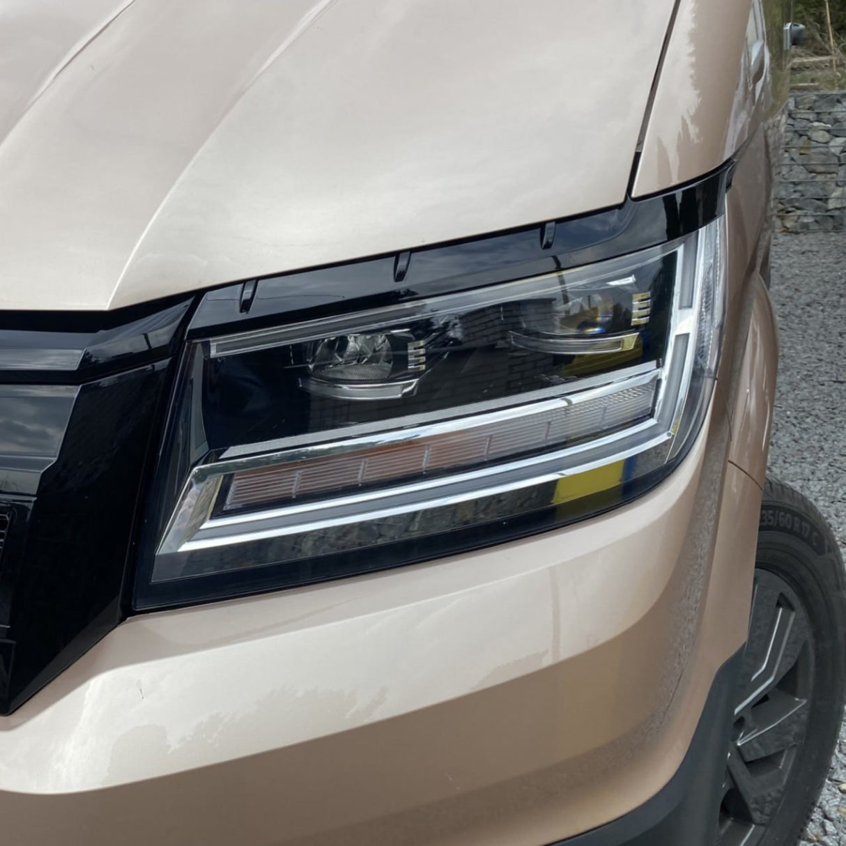 Für MAN TGE Scheinwerfer Augenbrauenverkleidung – Schwarz glänzend - Van Styling Accessory by Van-X