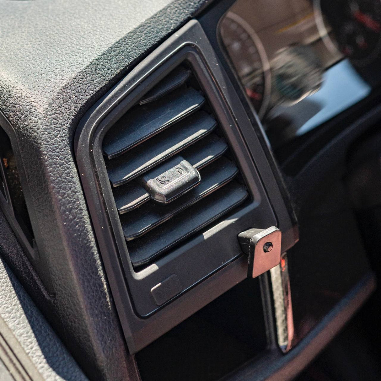 Für VW T6 Air Vent Trims mit Becherhalter – Linke Seite – Innenraumzubehör | Van-X