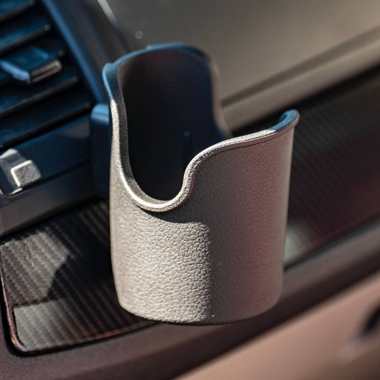 Für VW T6 Air Vent Ausstattungen mit Getränkehalter – Linke und rechte Seitenausstattung – Innenraumzubehör | Van-X