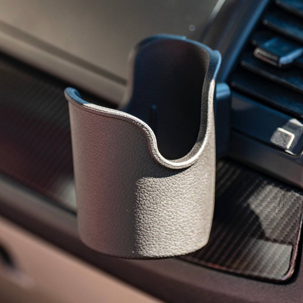 Für VW T6 Air Vent Trims mit Becherhalter – Rechte Seite – Innenraumzubehör | Van-X