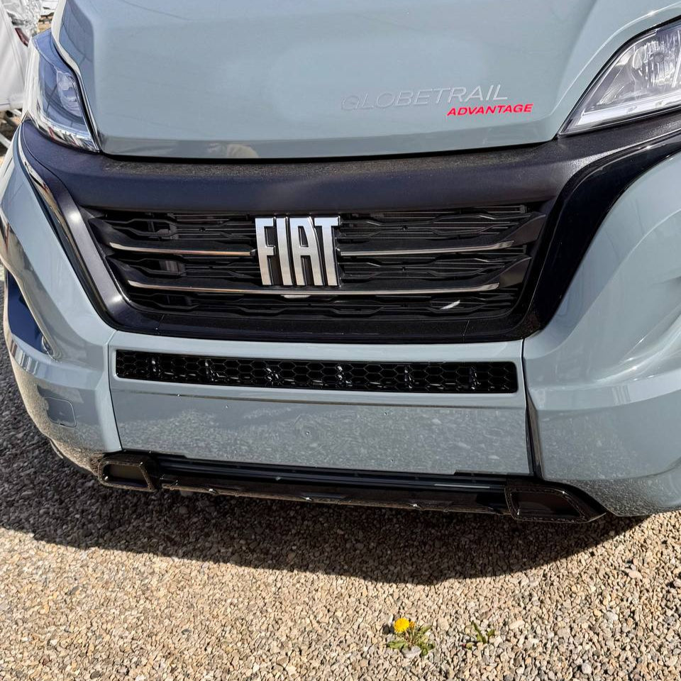 Vauxhall Movano Stoßfänger Wabengitter ohne Parksensoren – Glänzend Schwarz