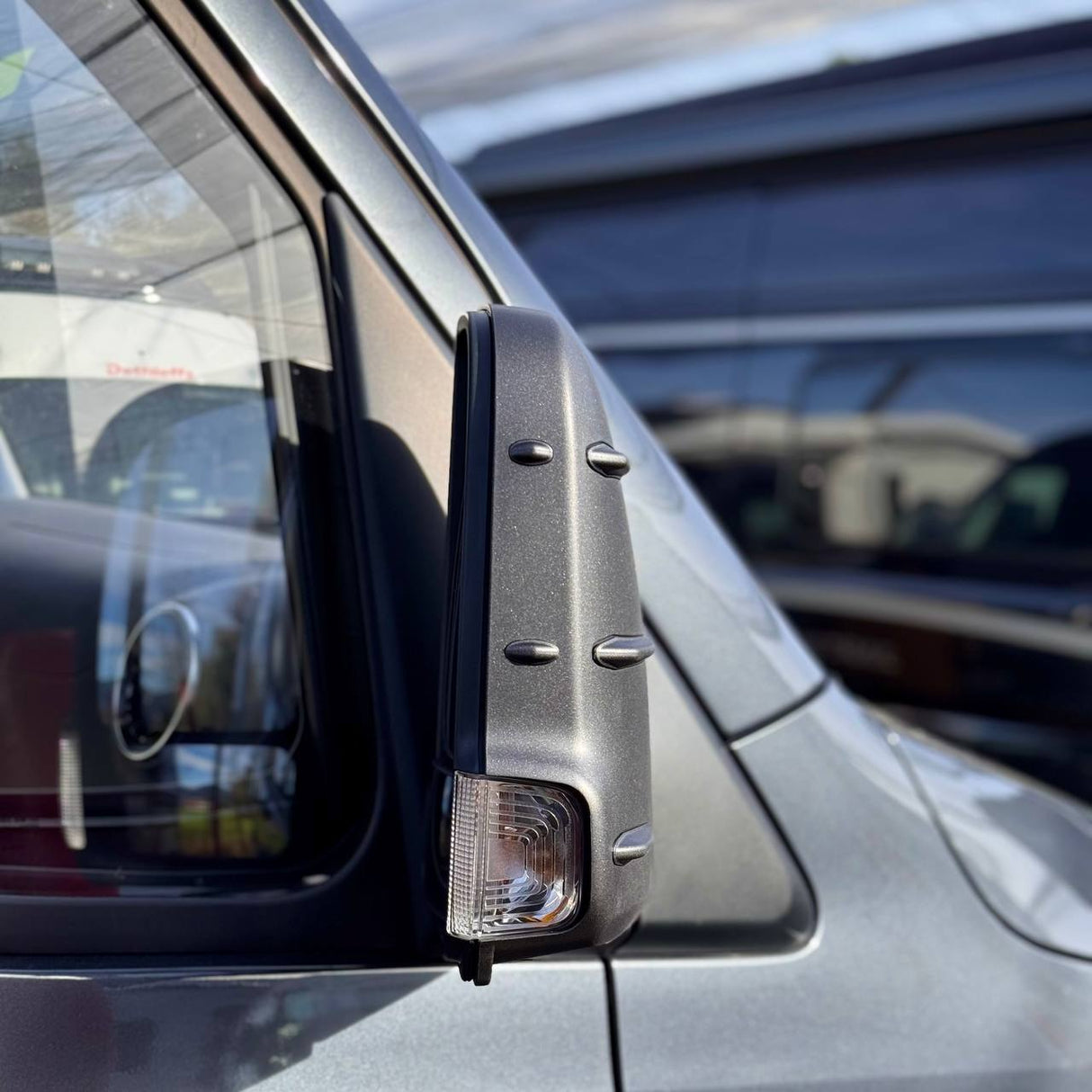 Für Mercedes Sprinter 907 Außenspiegelabdeckungen mit Blinker - Hammerit (2er Set) - Ersatzkappen für 907 Modelle