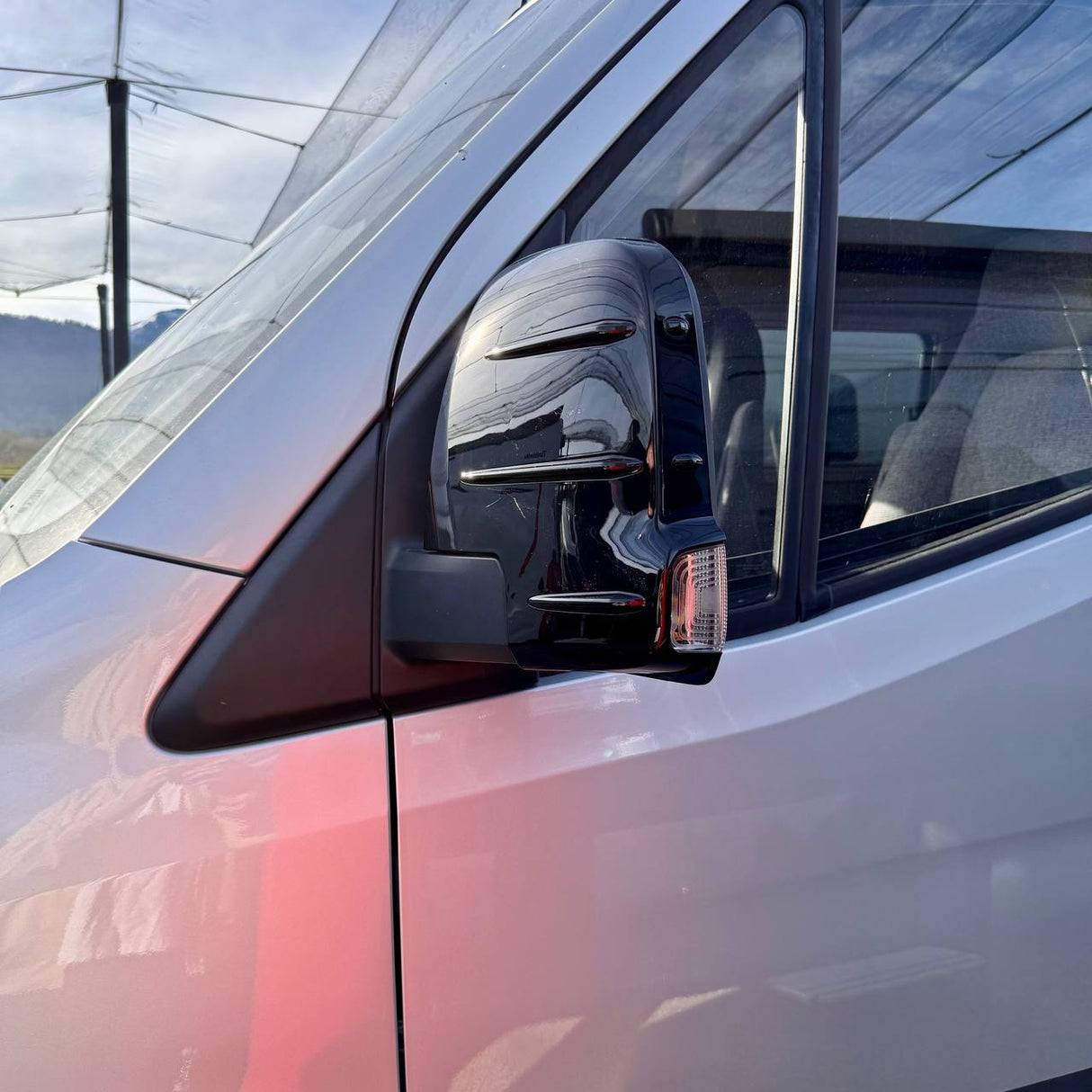 Für Mercedes Sprinter 907 Außenspiegelabdeckungen mit Blinker - Schwarz glänzend (2er Set) - Ersatzkappen für 907 Modelle