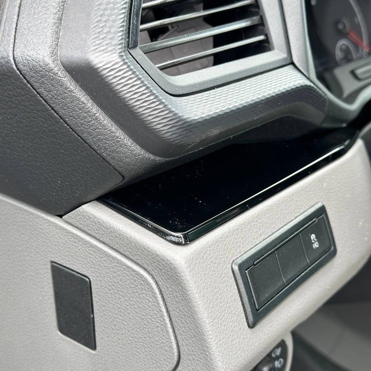 Für VW T6.1 Transporter Armaturenbrett Upgrade Van-X – Premium 4-teiliges glänzend schwarzes unteres Armaturenbrett und Türkartenset