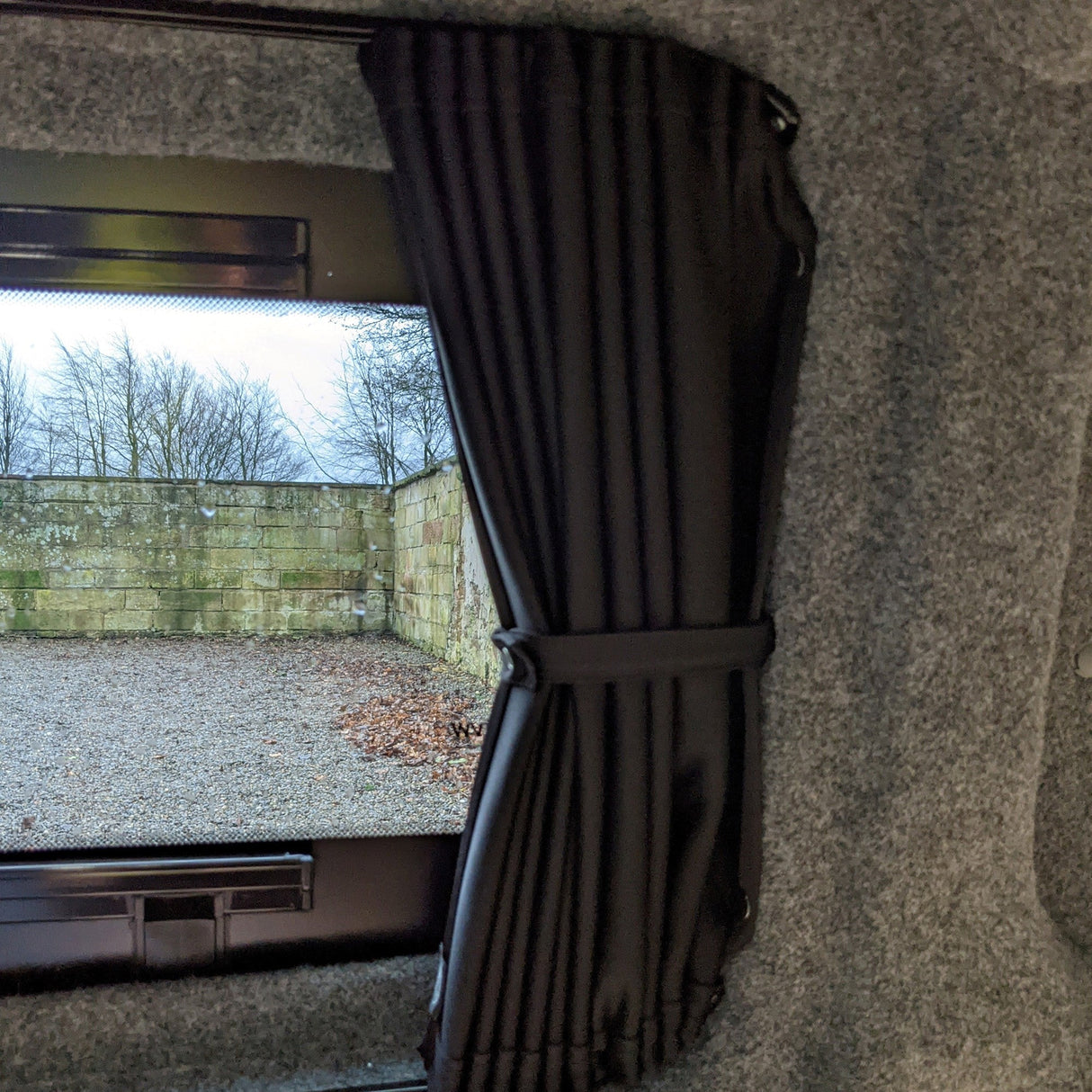 Für das neue Modell Transit Custom Premium Fenster-Gardinen - Schwarz/Schwarz - STELLEN SIE IHRE EIGENE BUNDEL ZUSAMMEN! Van-X