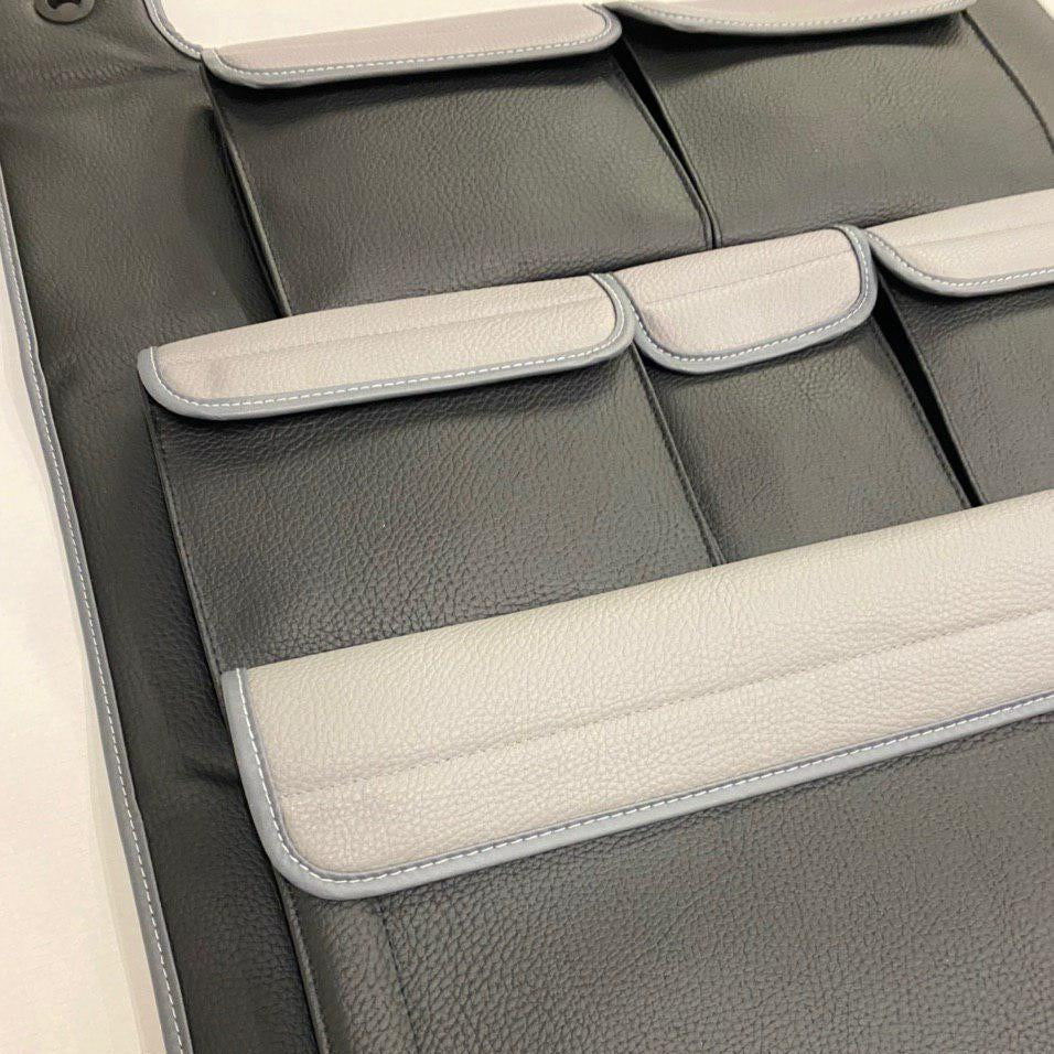 Für VW T6 / T6.1 Transporter Doppelrücksitz Organizer Kunstleder (Schwarz mit grauen Klappen)
