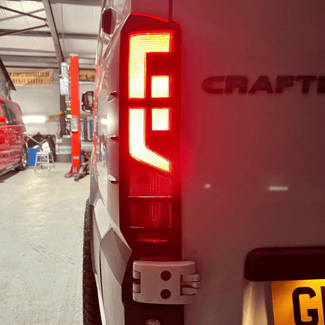 Für Volkswagen Crafter Rücklichtschutz - Mattschwarz (ab 2018)