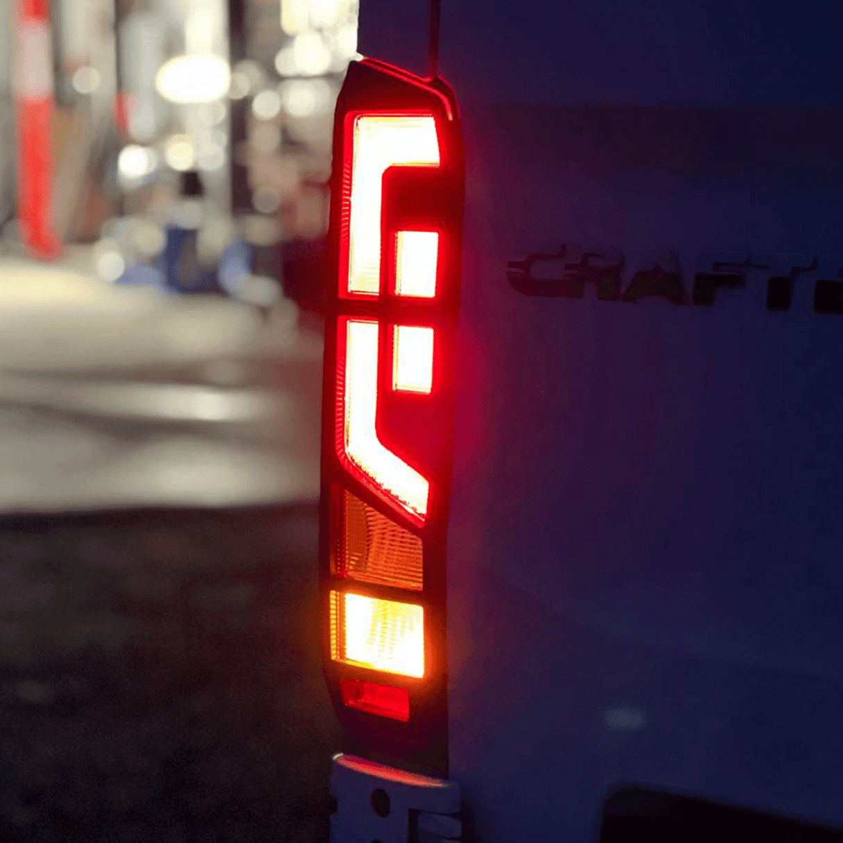Für Volkswagen Crafter Rücklichtschutz - Mattschwarz (ab 2018)
