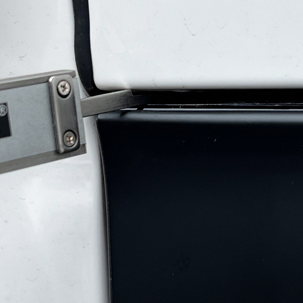 Für Volkswagen Crafter Rücklichtschutz - Mattschwarz (ab 2018)