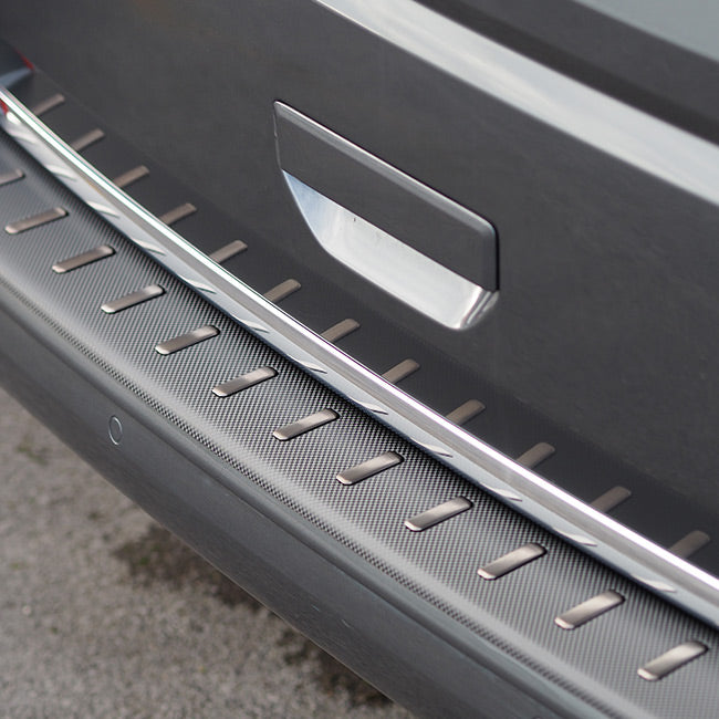 Für VW T6.1 Transporter Heckstoßstangenschutz Edelstahl / Kohlefaserfolie (nur Heckklappe)