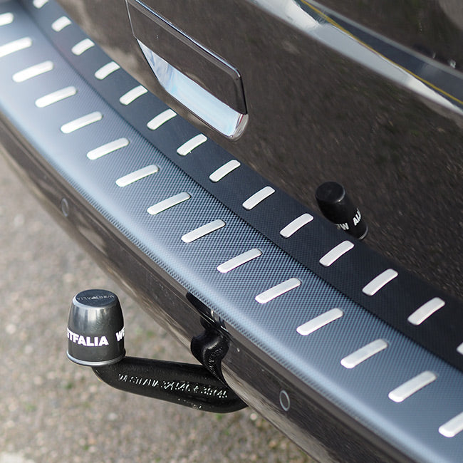 Für VW T6.1 Transporter Heckstoßstangenschutz Edelstahl / Kohlefaserfolie (nur Heckklappe)