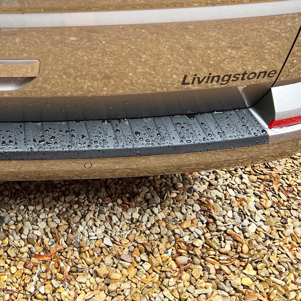 Für VW T6.1 Transporter Multivan Heckstoßstangenschutz – Heckklappenschutz aus schwarzem Kunststoff