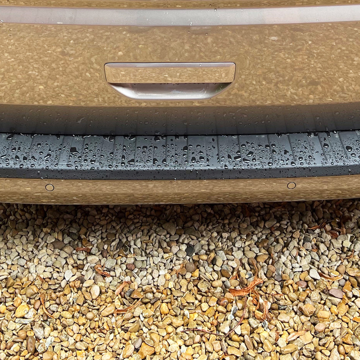 Für VW T6.1 Transporter Multivan Heckstoßstangenschutz – Heckklappenschutz aus schwarzem Kunststoff