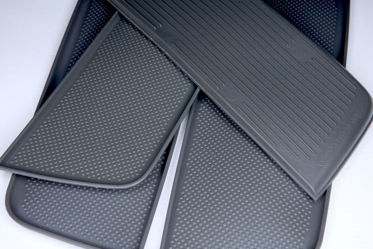 Für VW T5, T5.1 (T5.2) NEU 4er-Set Einlagen für Türverkleidung (Ablagefächer), hochwertiger Kunststoff, Dunkelgrau, Doppelsitzbank-Version