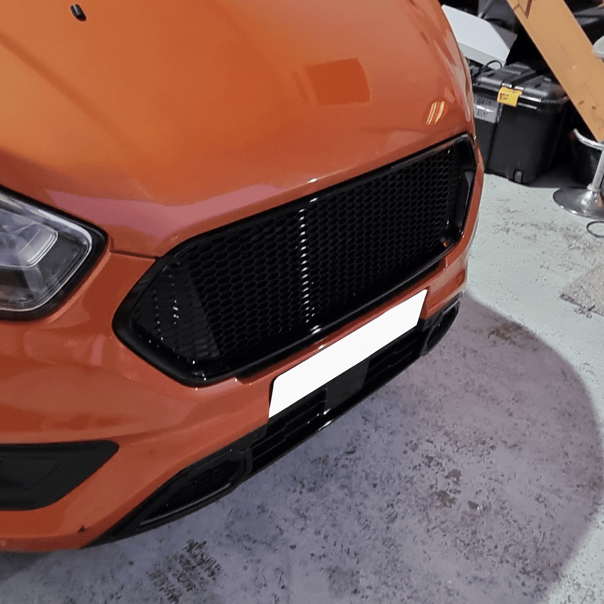 Für Ford Transit Custom Badge-loser Honigwaben-Kühlergrill – Glänzend Schwarz, Fertig zum Einbauen