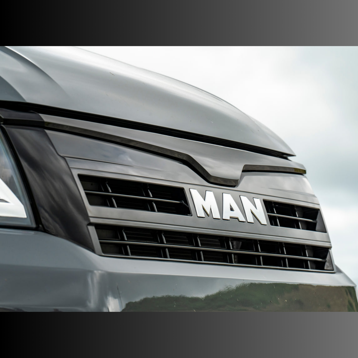 Für MAN TGE Kühlergrillblende ohne Emblem – Schwarz glänzend | Premium-Frontgrill-Upgrade für TGE Van