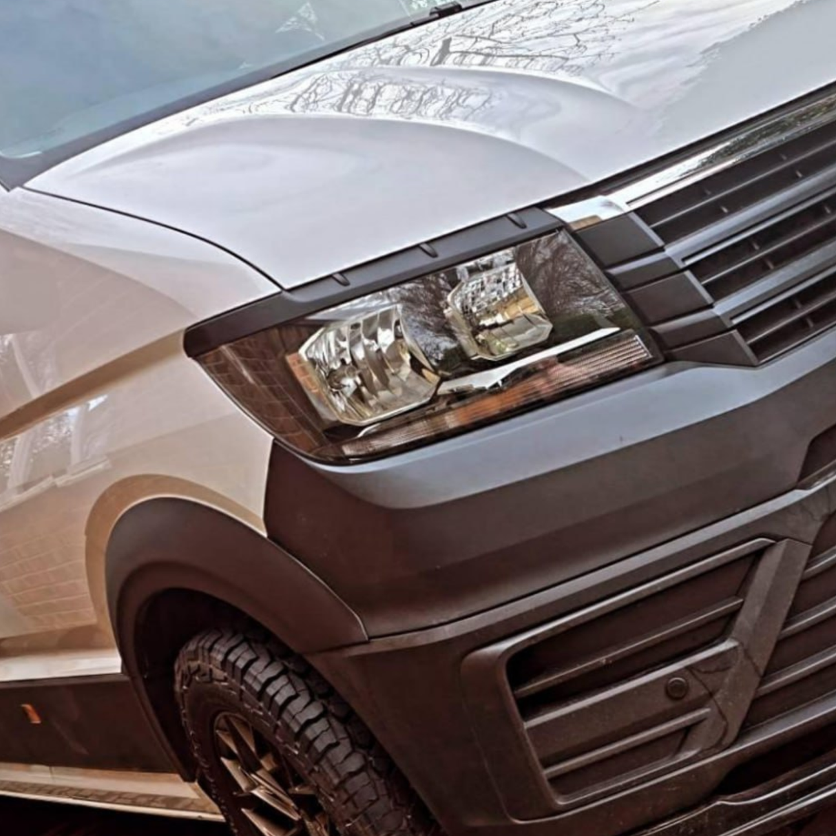 Für MAN TGE Scheinwerfer Augenbrauenverkleidung – Mattschwarz - Van Styling Accessory by Van-X