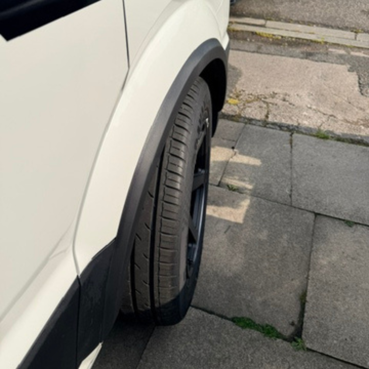 Für VW New Crafter / MAN TGE Radkastenausstattungen – strukturiertes schwarzes 4-teiliges Designkit | Van-X
