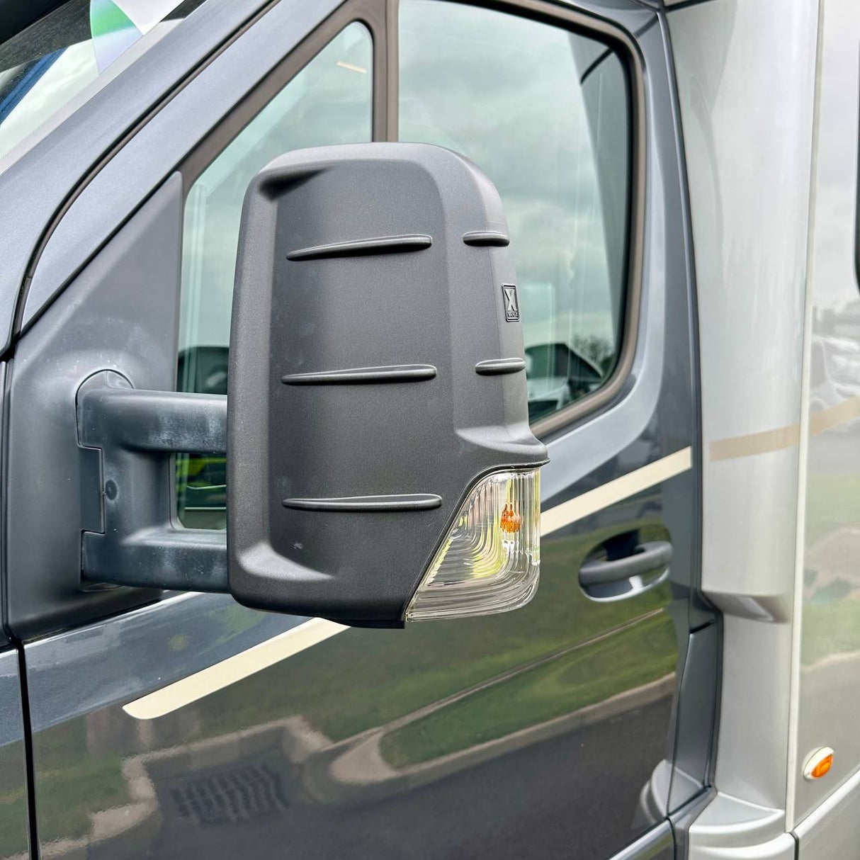 Mercedes Sprinter 906 Außenspiegelkappen - Hammerite