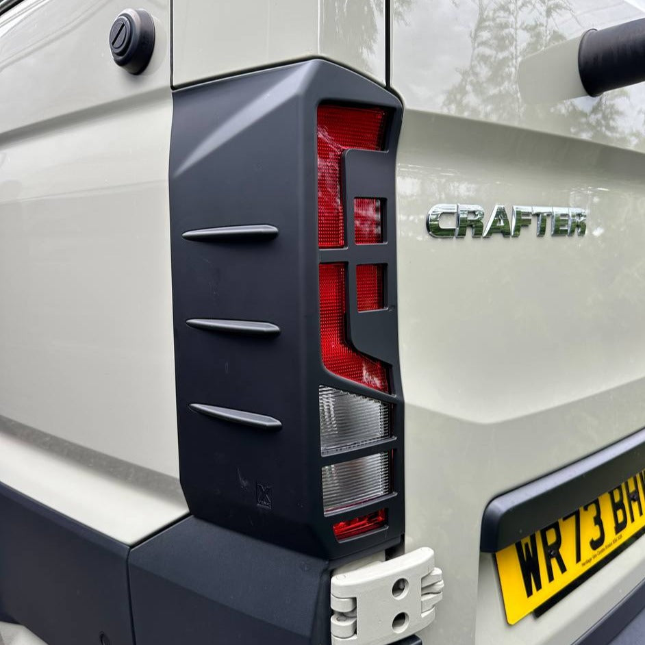 Für Volkswagen Crafter Rücklichtschutz - Hammerite Ultimate Mattschwarz (ab 2018) 