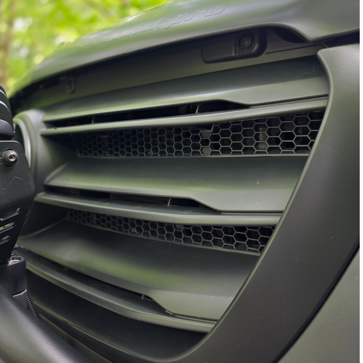 Für Mercedes Sprinter 907 Wabengitter-Set für oberen Kühlergrill – 5-teiliges Set | Van-X