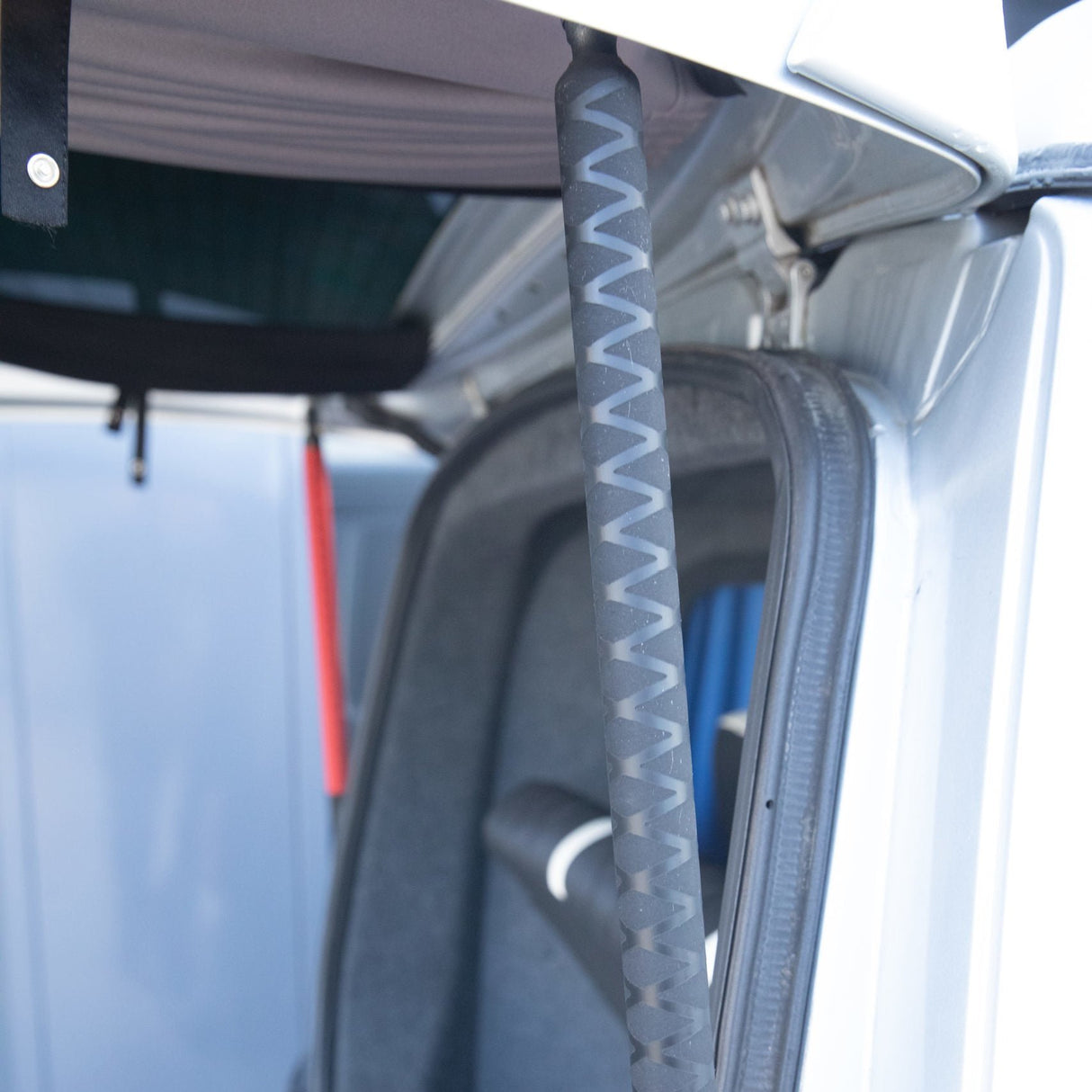 Für VW T5/T5.1 Heckklappen-Elevationsdach Gas-Strut Styling-Deckel (Cross Pattern) |  Van-X