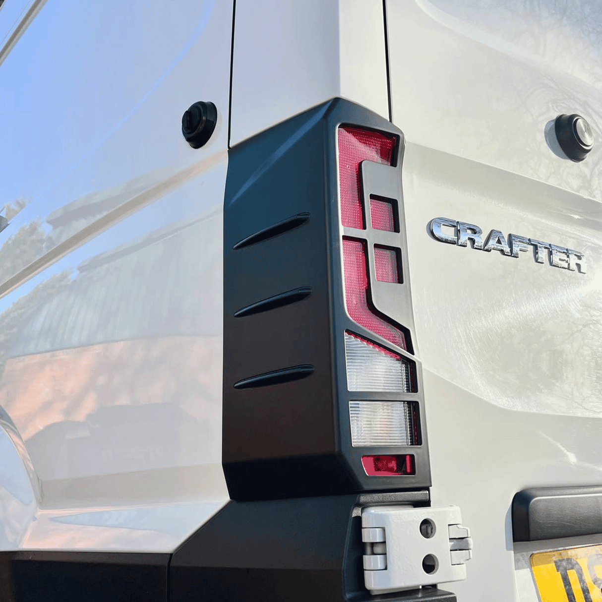 Für Volkswagen Crafter Rücklichtschutz - Hammerite Ultimate Mattschwarz (ab 2018) 